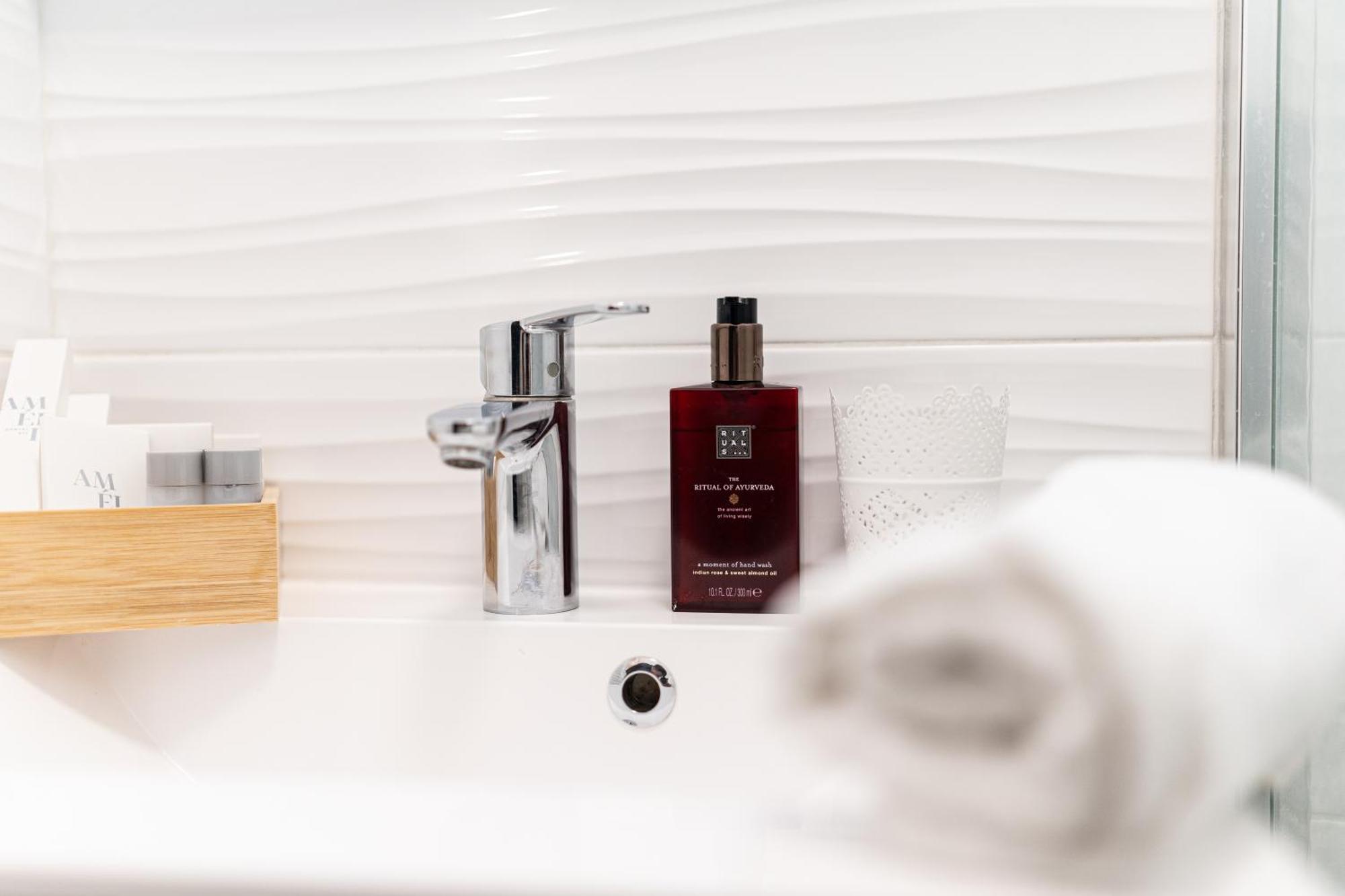 Split Apartment M&T エクステリア 写真
